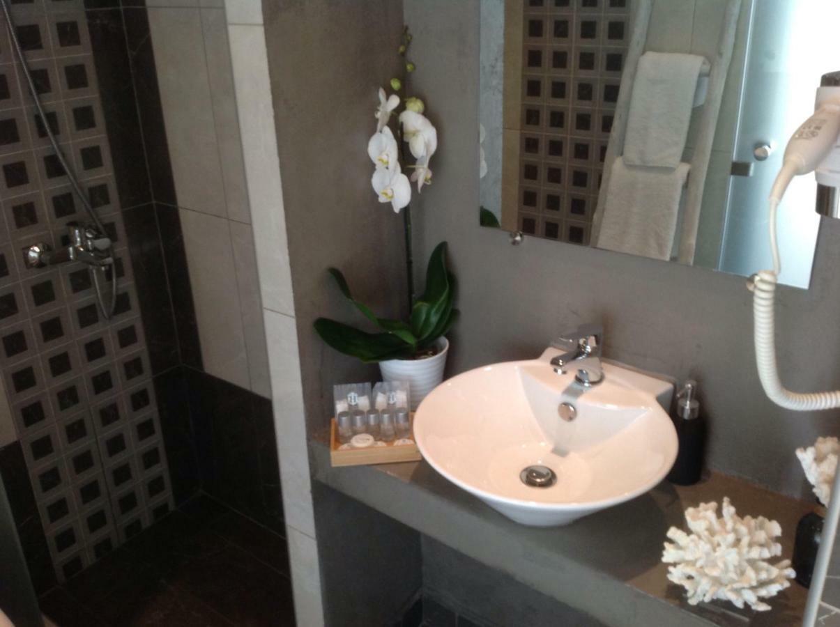 Galaxy City Hotel Limenas  Bagian luar foto